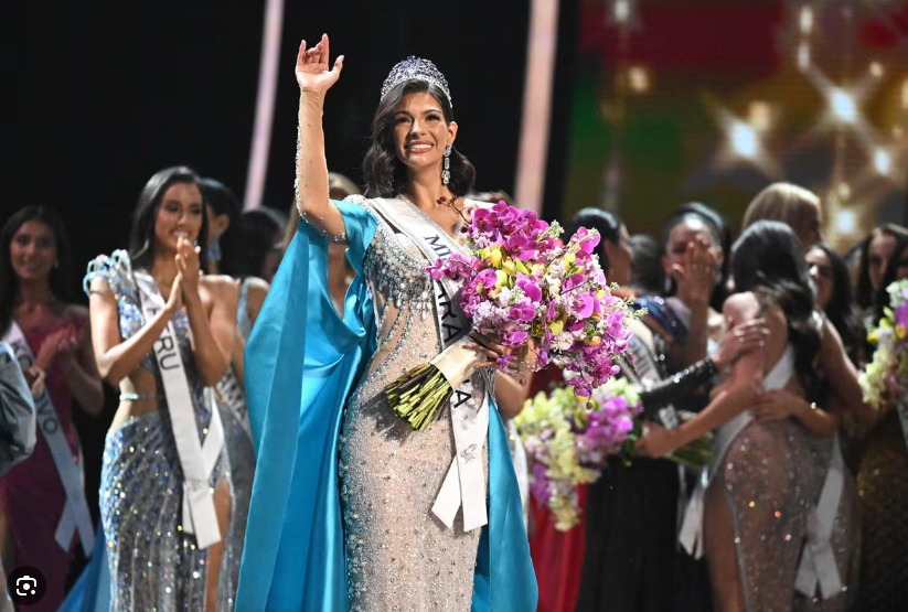 72th Miss Univers Evening Gown